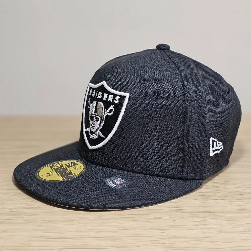 Las Vegas Raiders New Era Cloud Icons Fitted Hat 59FIFTY 7 Black Silver NFL Cap